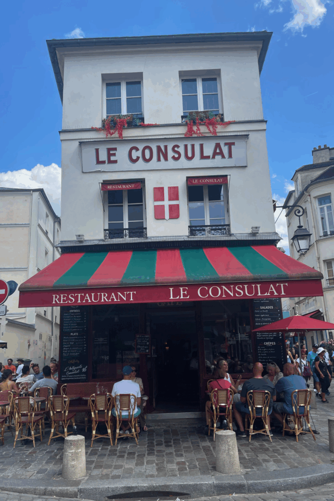 Le Consulat Montmartre - Paris France
